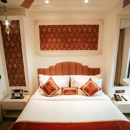 Hotel Stamps Red Martin By Eight Continents - 70 Steps From Golden Temple Amritsar Esterno foto