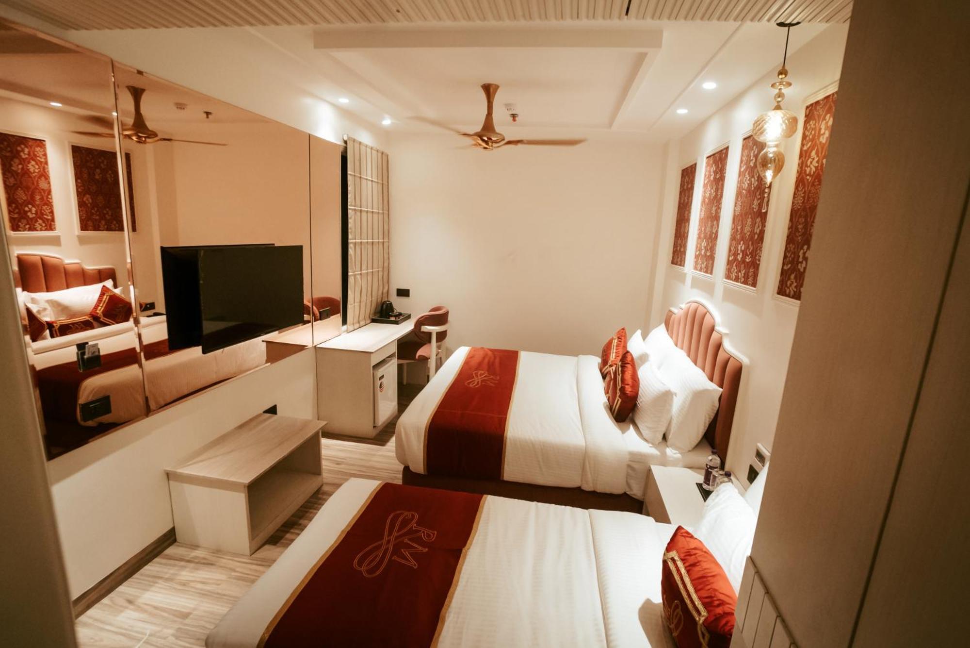 Hotel Stamps Red Martin By Eight Continents - 70 Steps From Golden Temple Amritsar Esterno foto