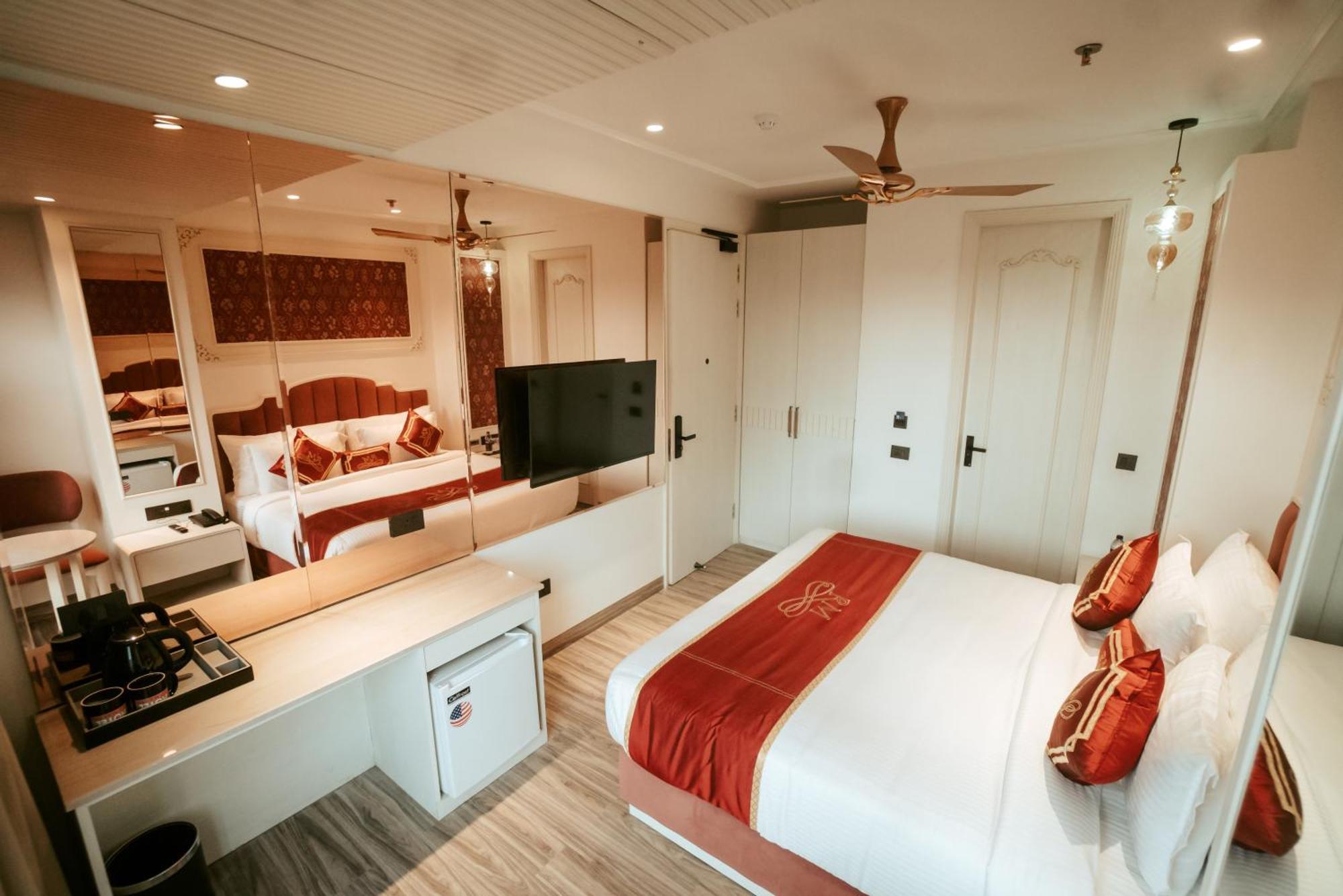 Hotel Stamps Red Martin By Eight Continents - 70 Steps From Golden Temple Amritsar Esterno foto