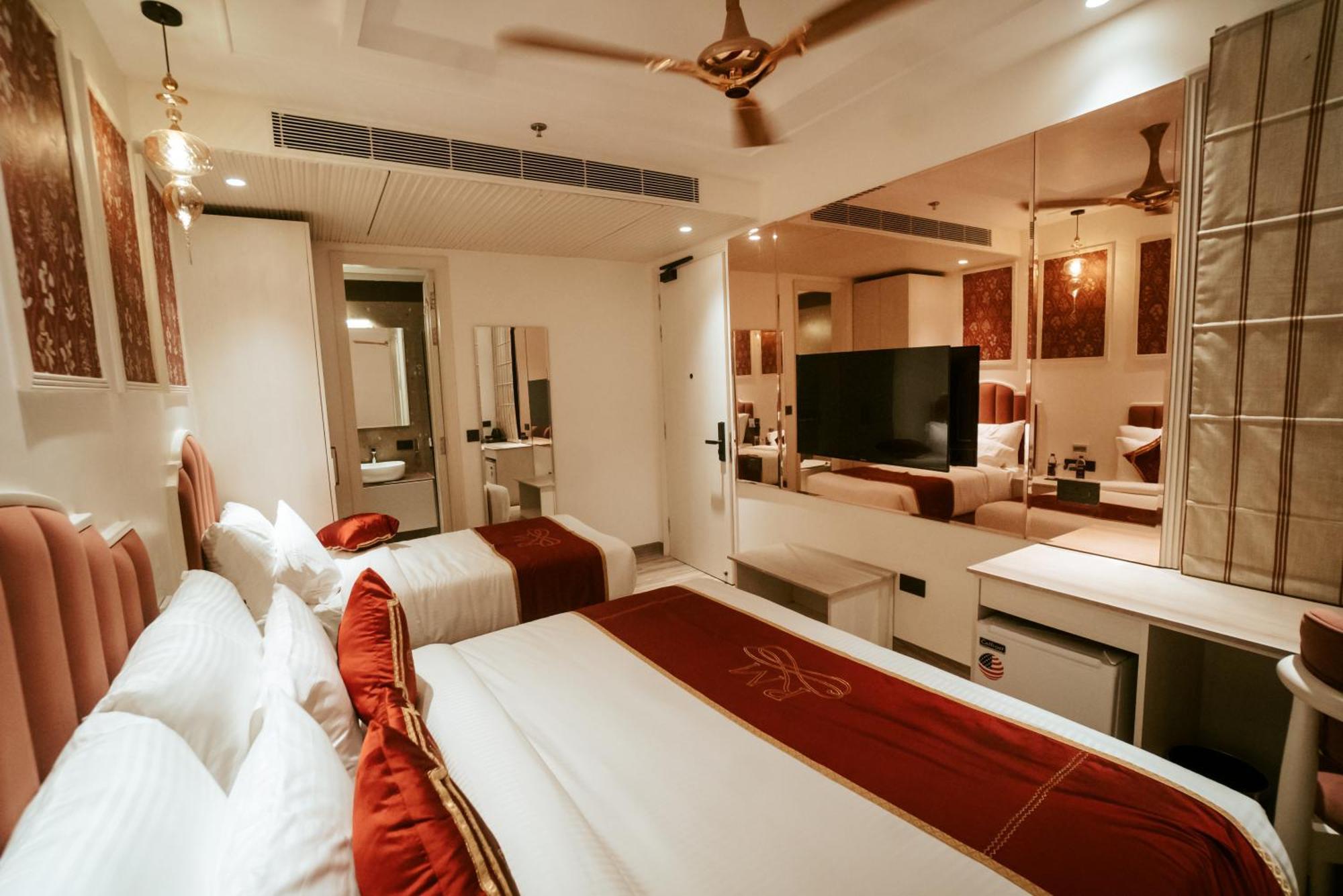 Hotel Stamps Red Martin By Eight Continents - 70 Steps From Golden Temple Amritsar Esterno foto