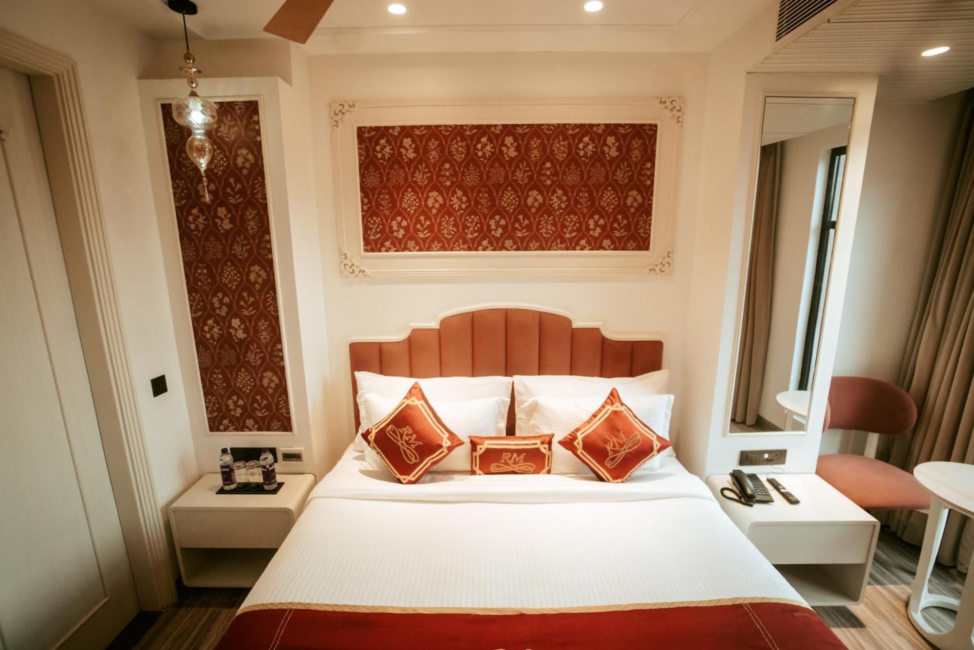 Hotel Stamps Red Martin By Eight Continents - 70 Steps From Golden Temple Amritsar Esterno foto