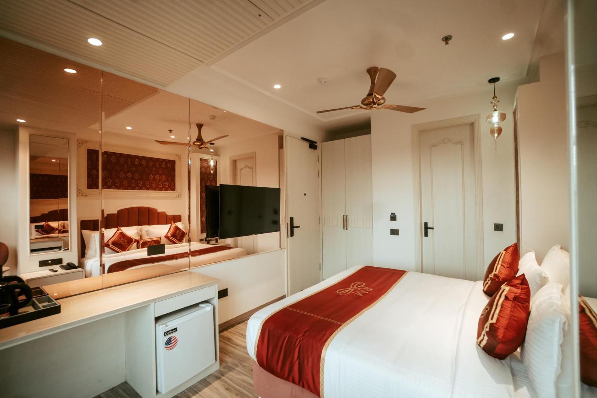 Hotel Stamps Red Martin By Eight Continents - 70 Steps From Golden Temple Amritsar Esterno foto