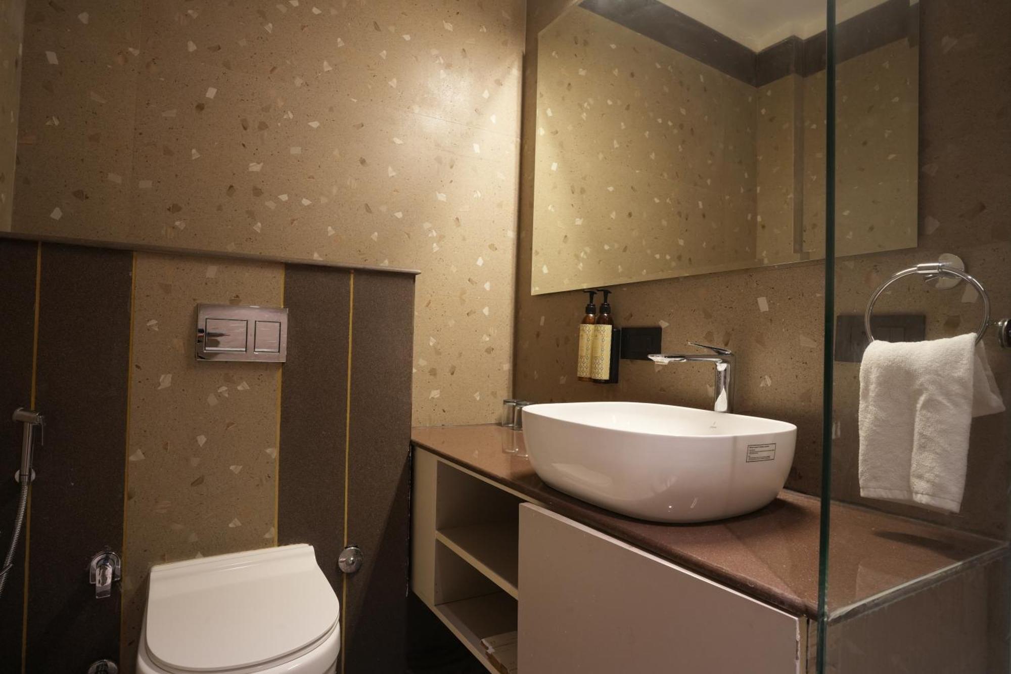 Hotel Stamps Red Martin By Eight Continents - 70 Steps From Golden Temple Amritsar Esterno foto